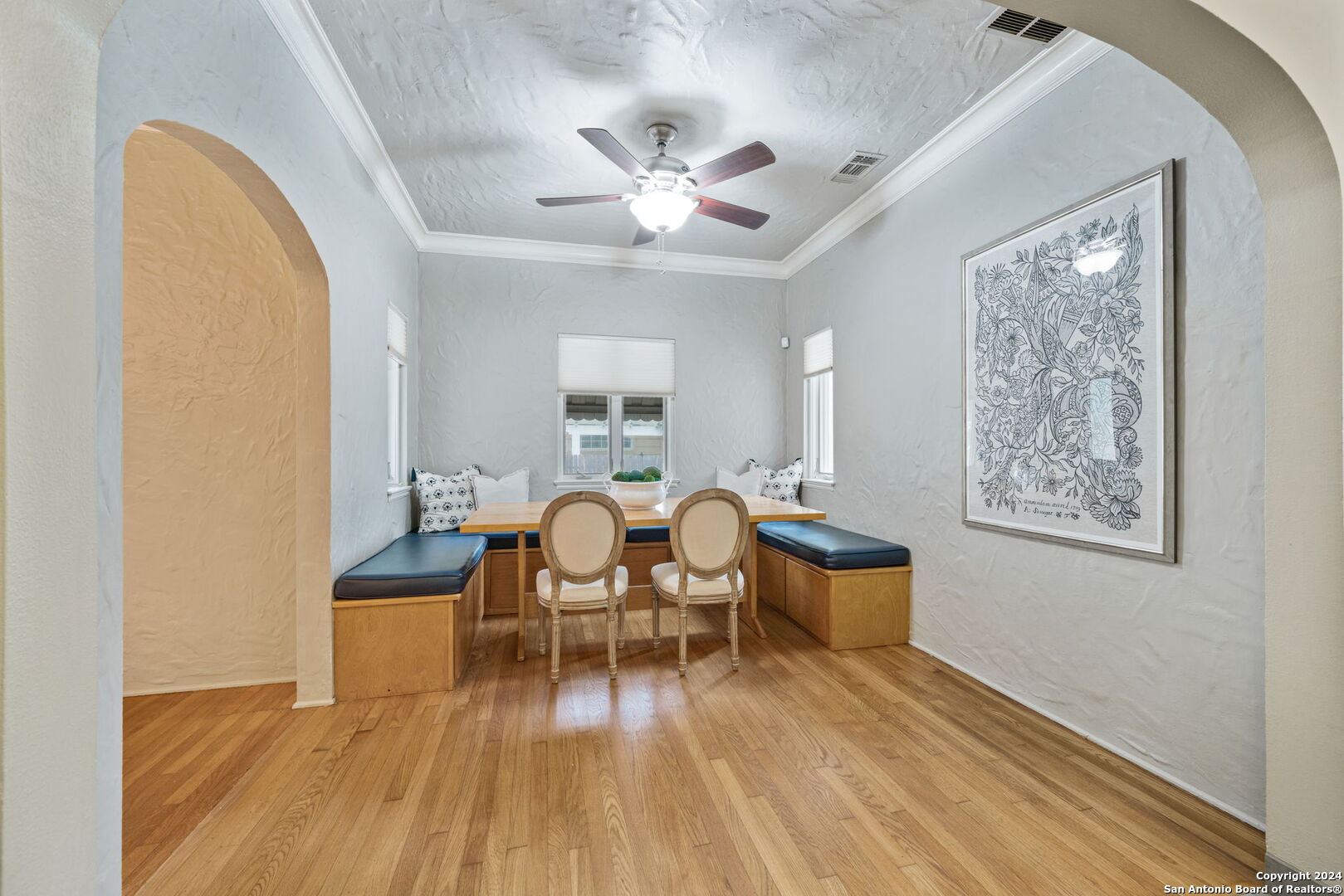 105 CLOVERLEAF AVE