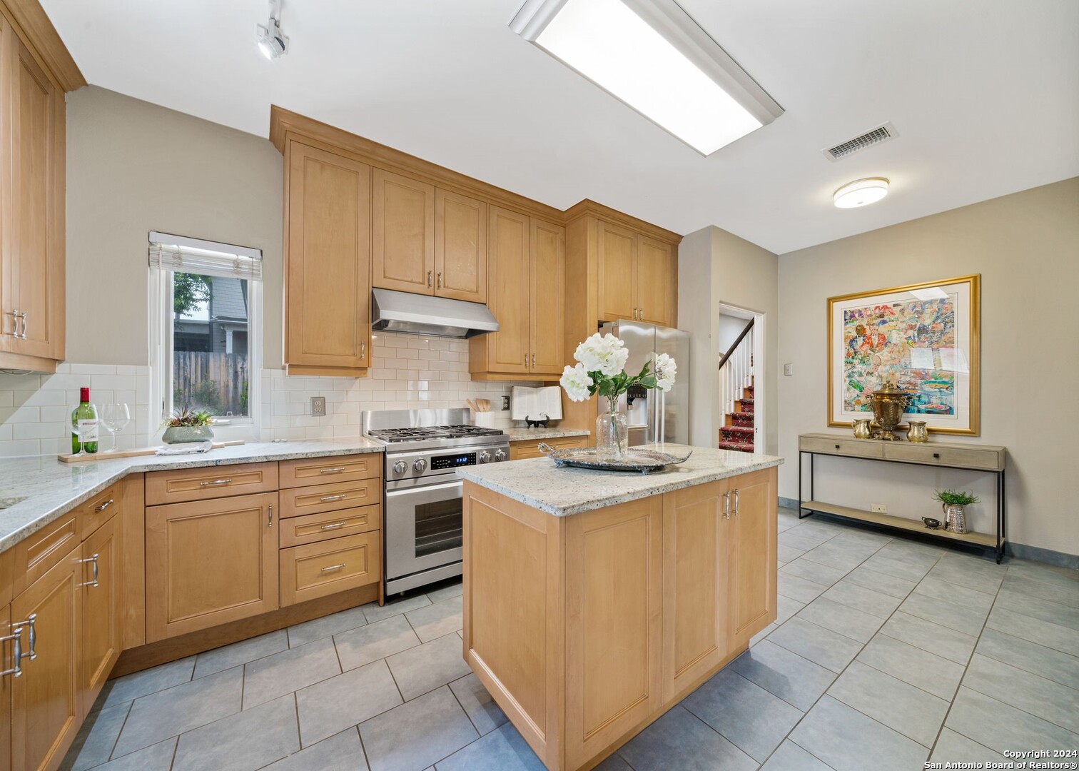 105 CLOVERLEAF AVE