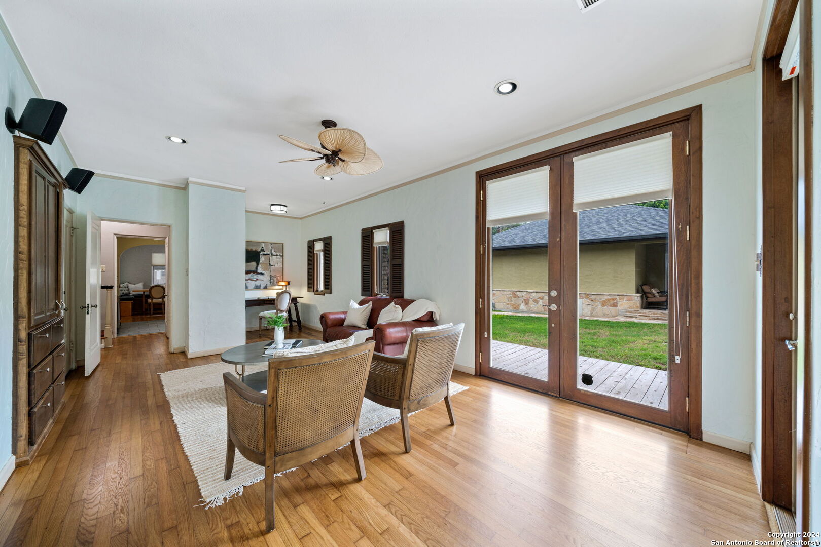 105 CLOVERLEAF AVE