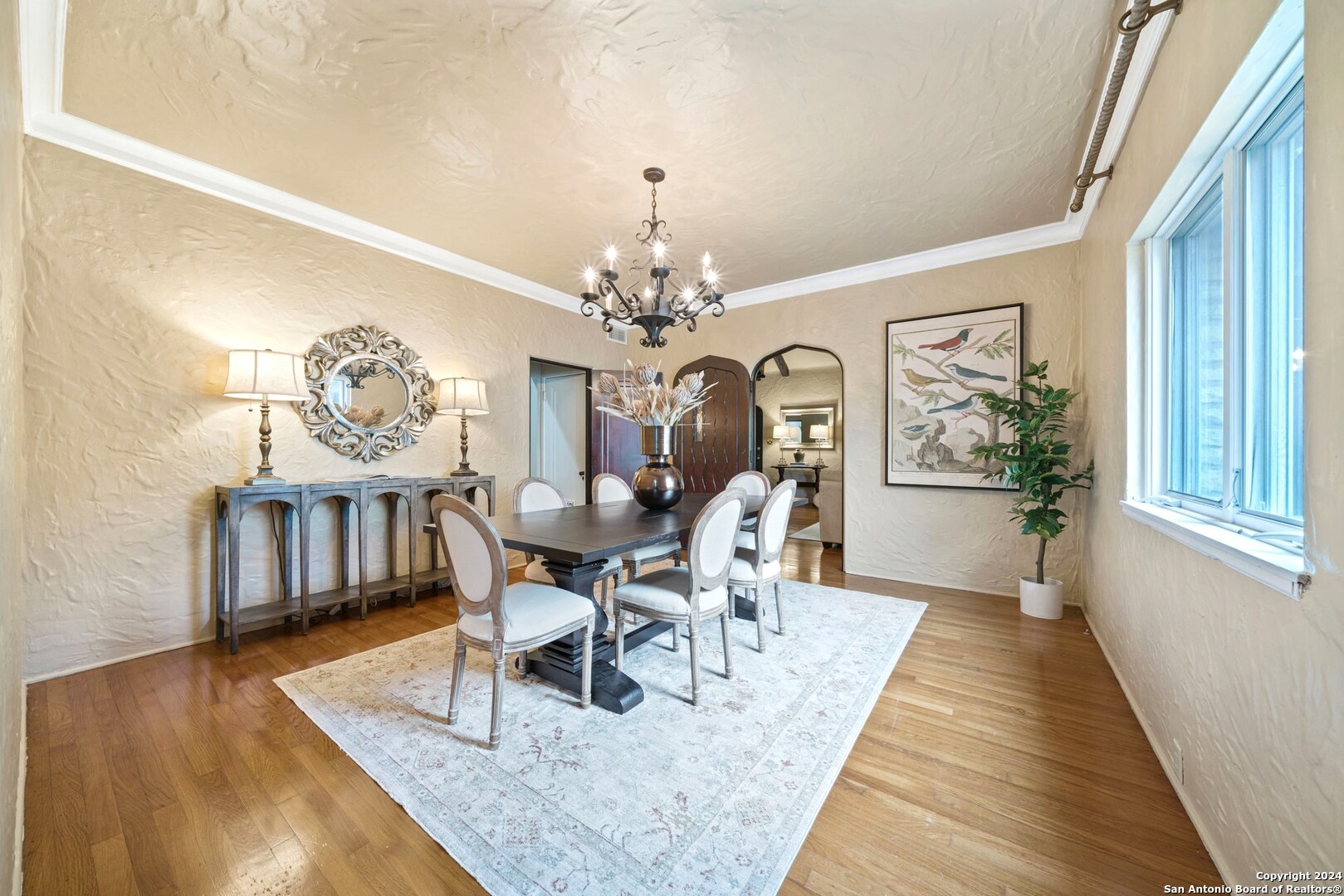 105 CLOVERLEAF AVE