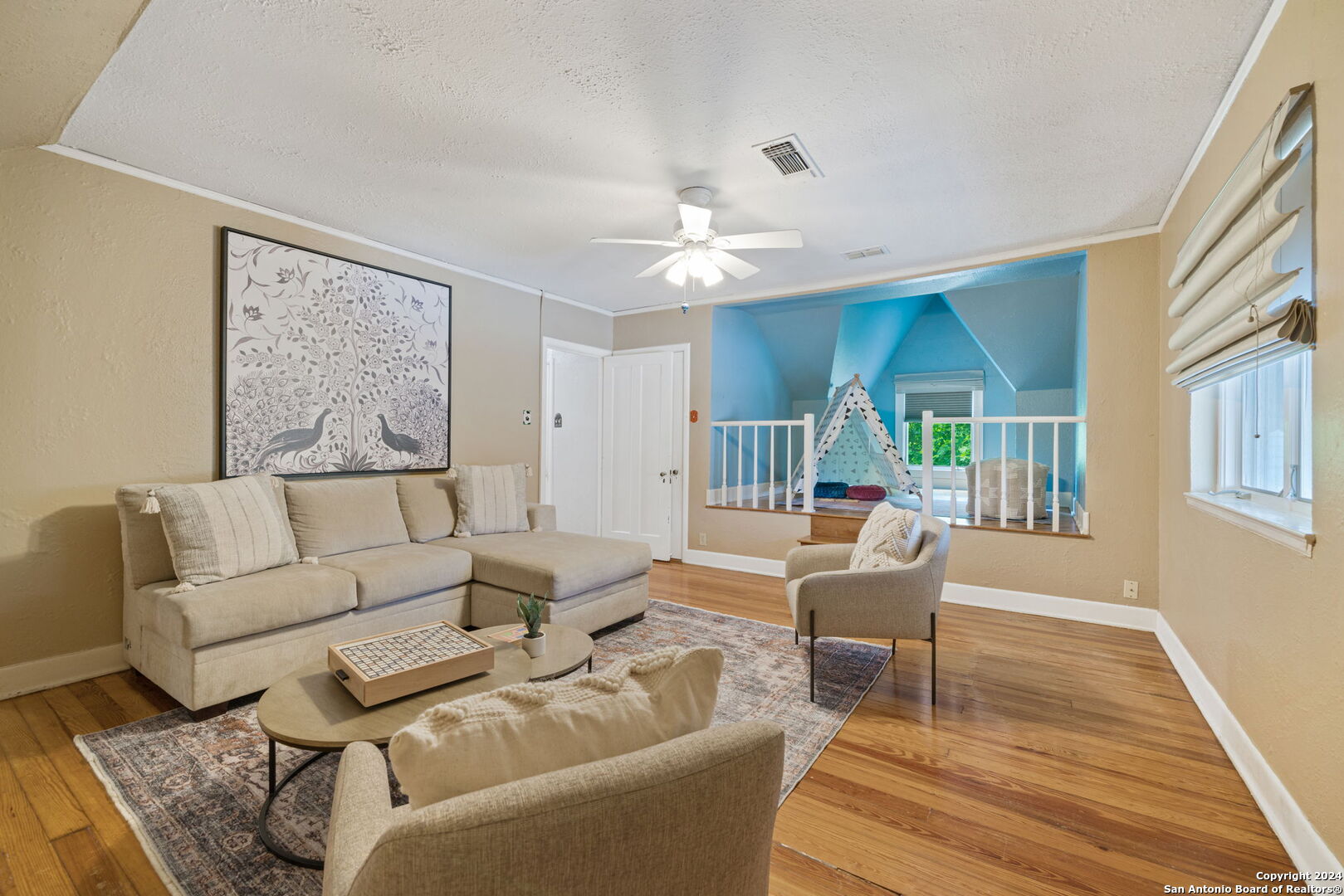 105 CLOVERLEAF AVE
