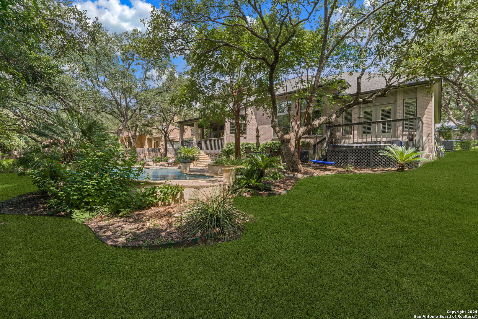 11 INWOOD MANOR