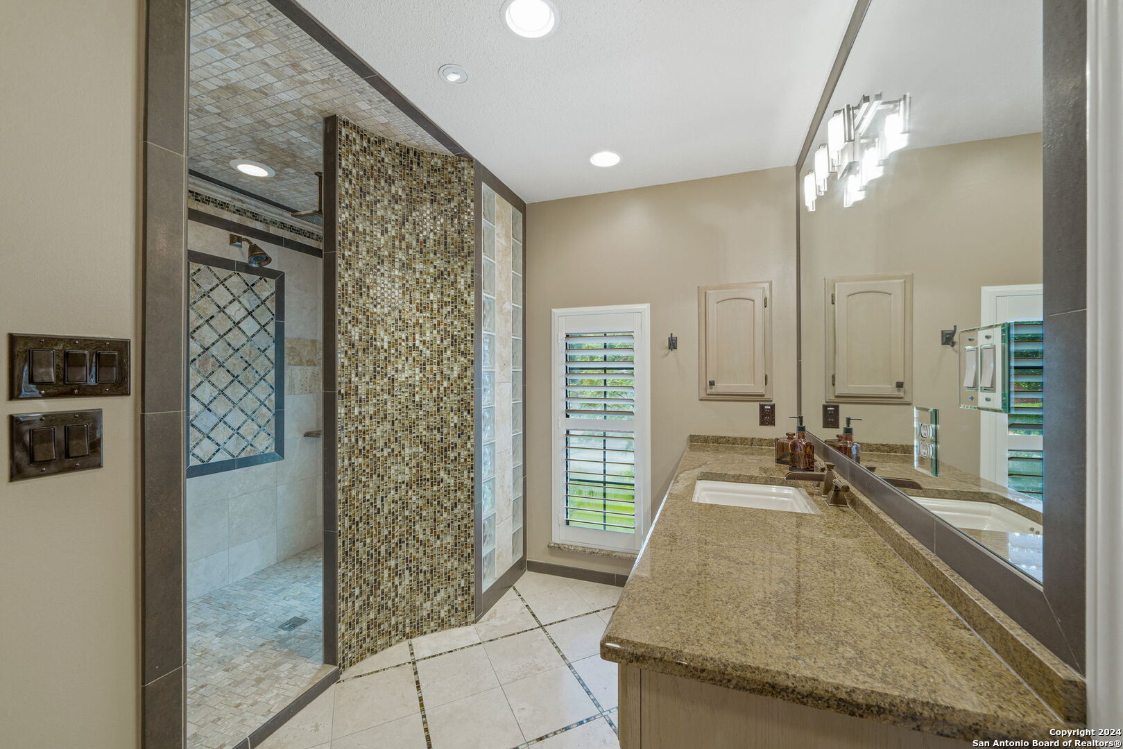 11 INWOOD MANOR