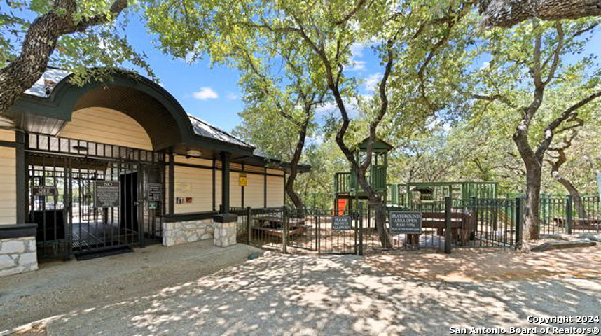 11 INWOOD MANOR