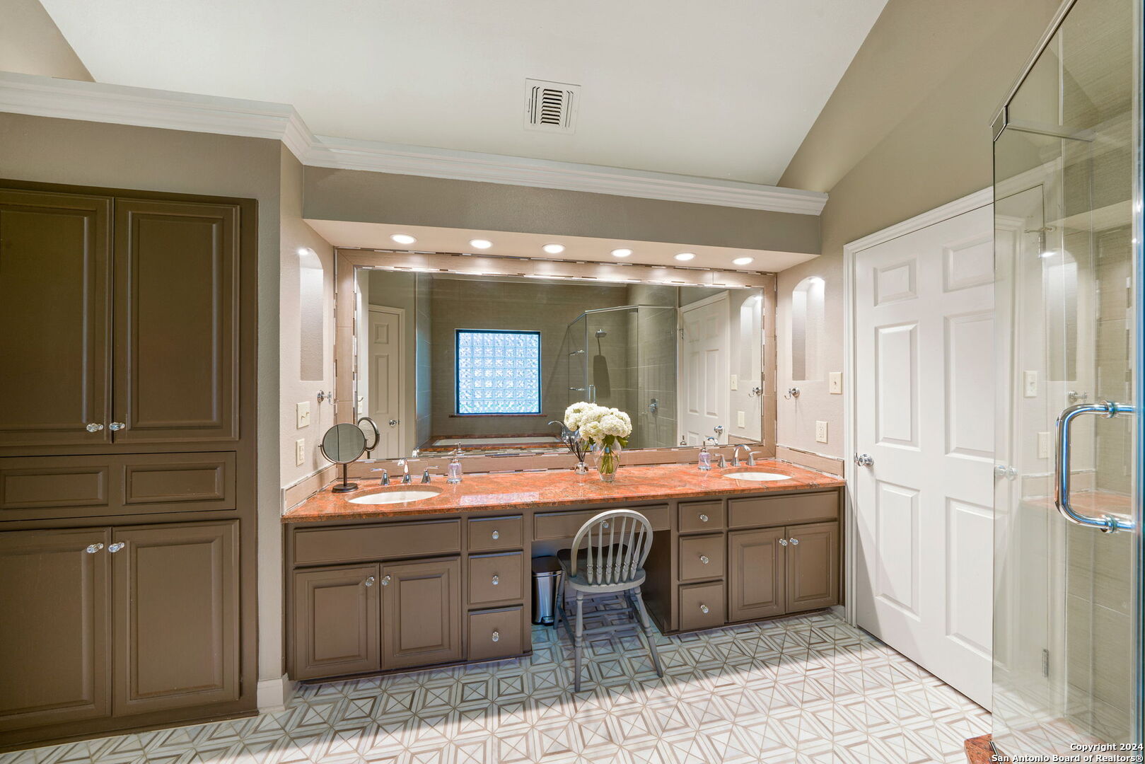 11 INWOOD MANOR