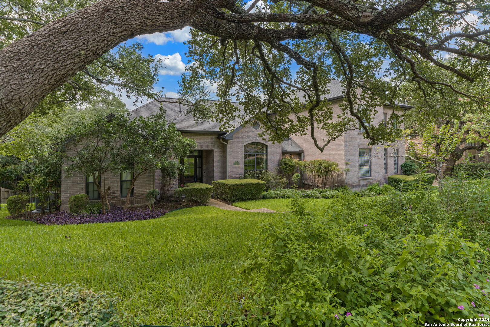 11 INWOOD MANOR