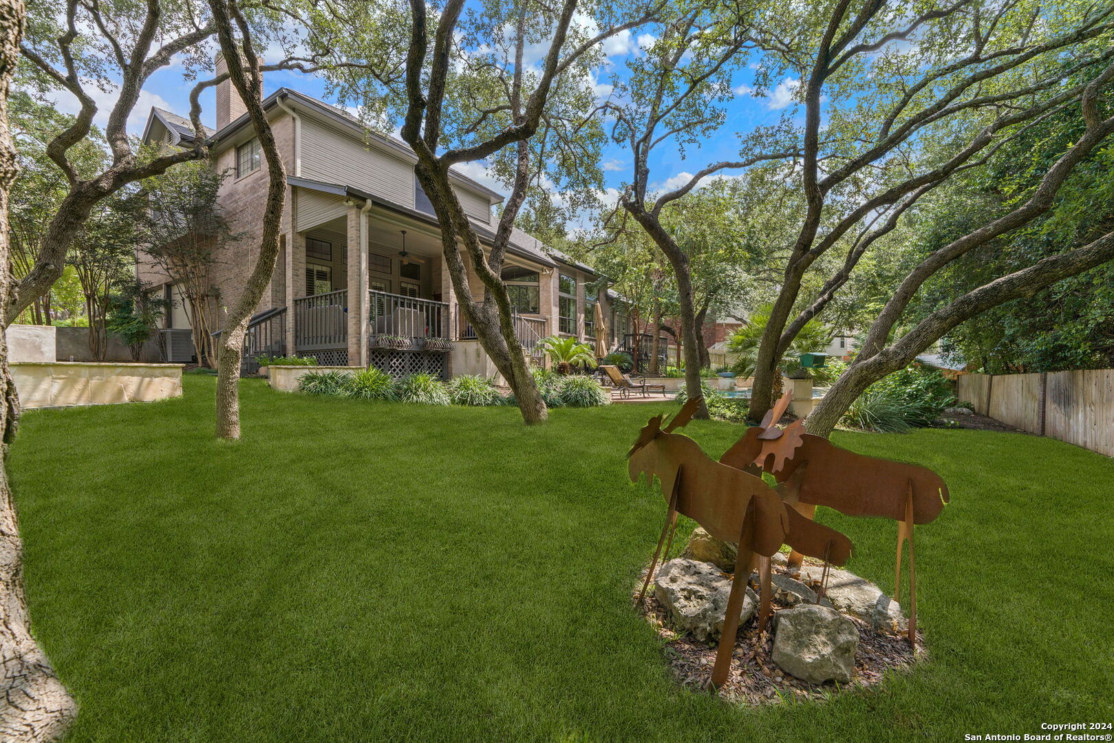 11 INWOOD MANOR
