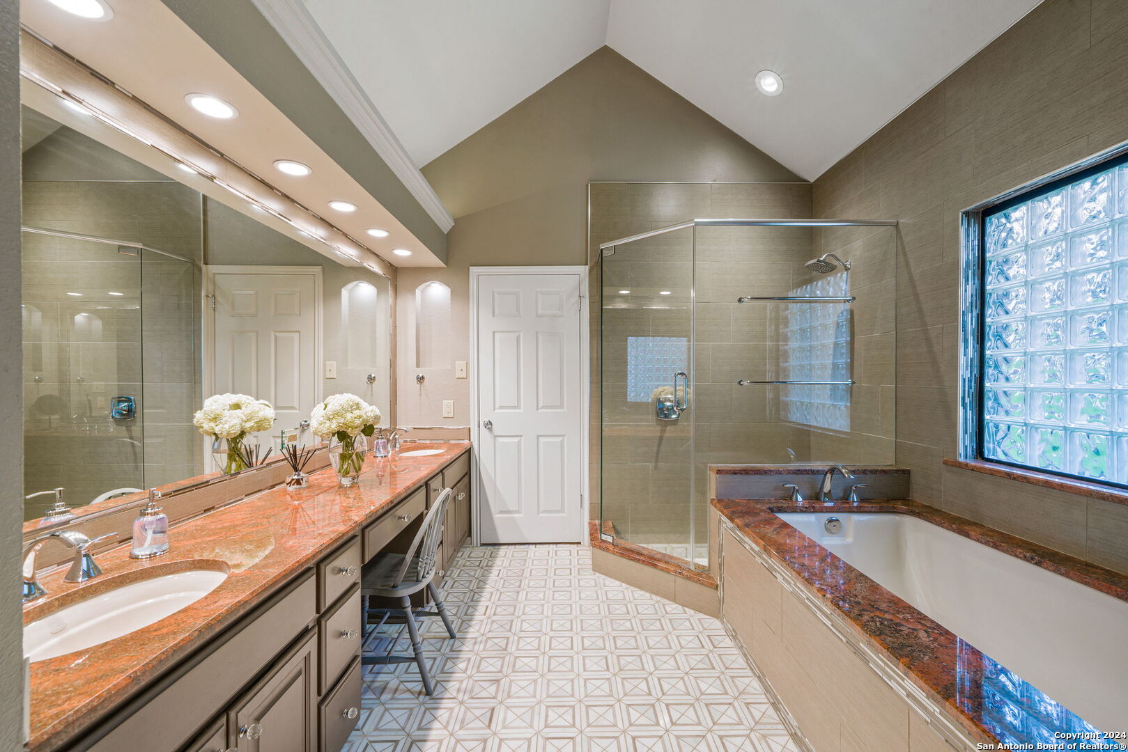 11 INWOOD MANOR