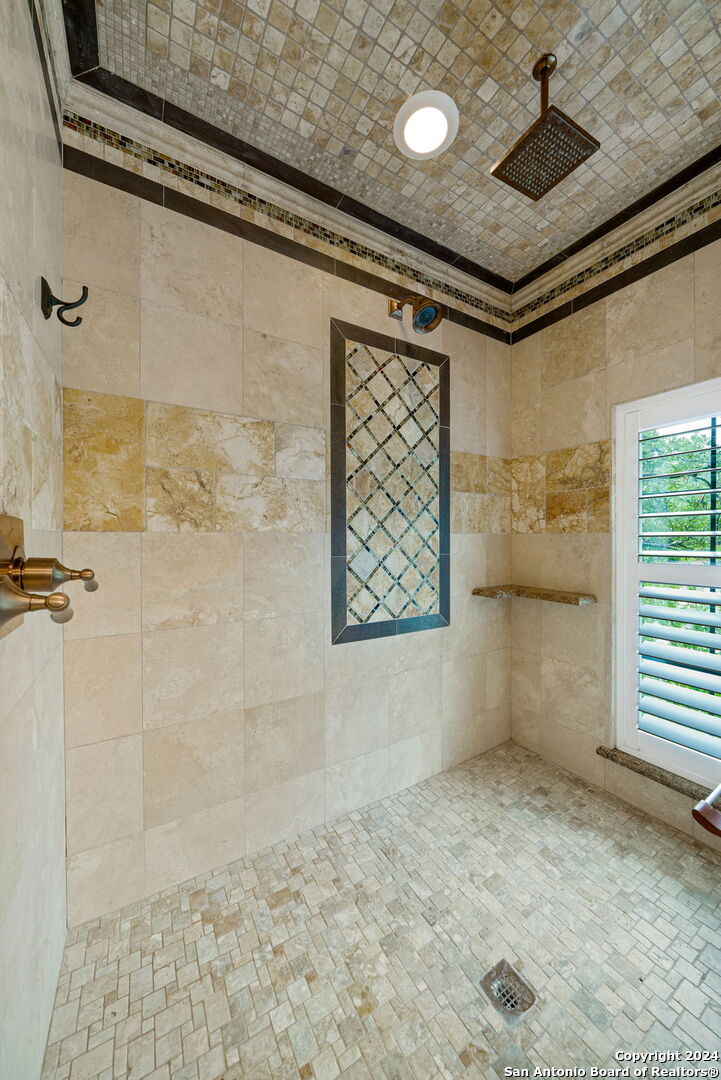 11 INWOOD MANOR