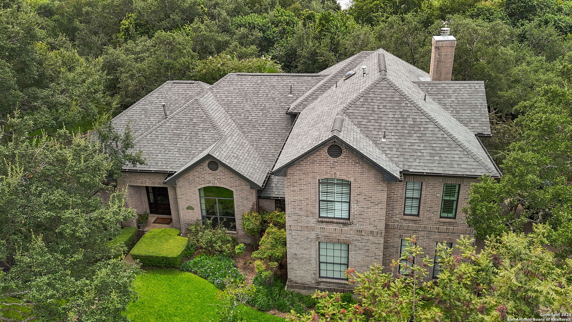 11 INWOOD MANOR