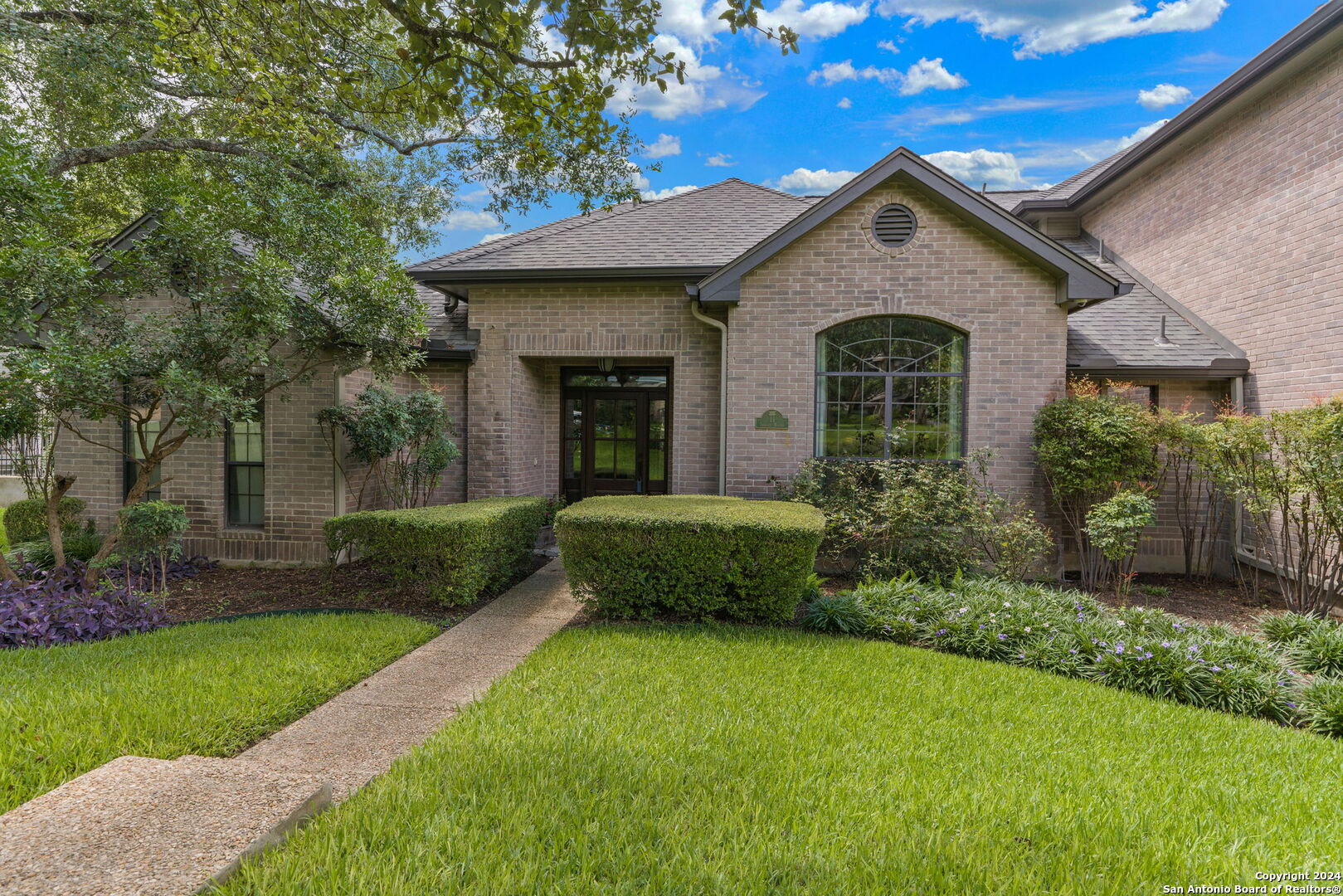 11 INWOOD MANOR
