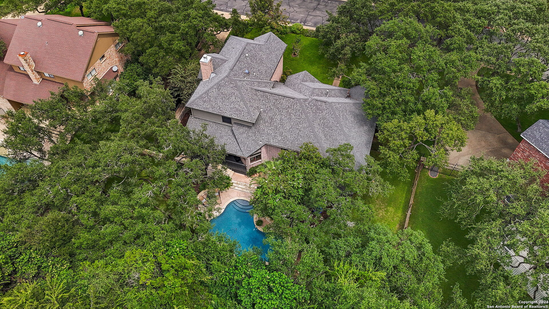 11 INWOOD MANOR