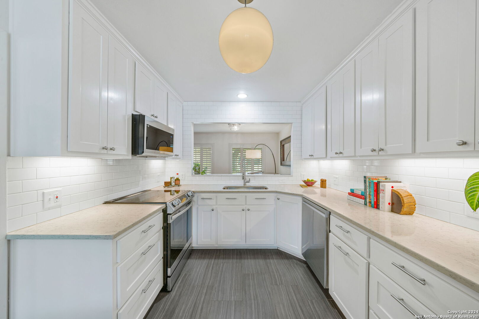 451 Forrest Hill