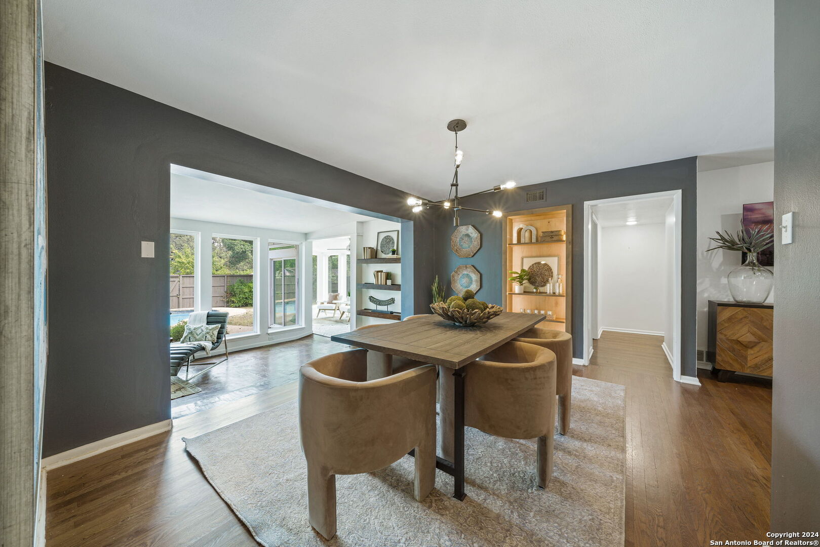 451 Forrest Hill
