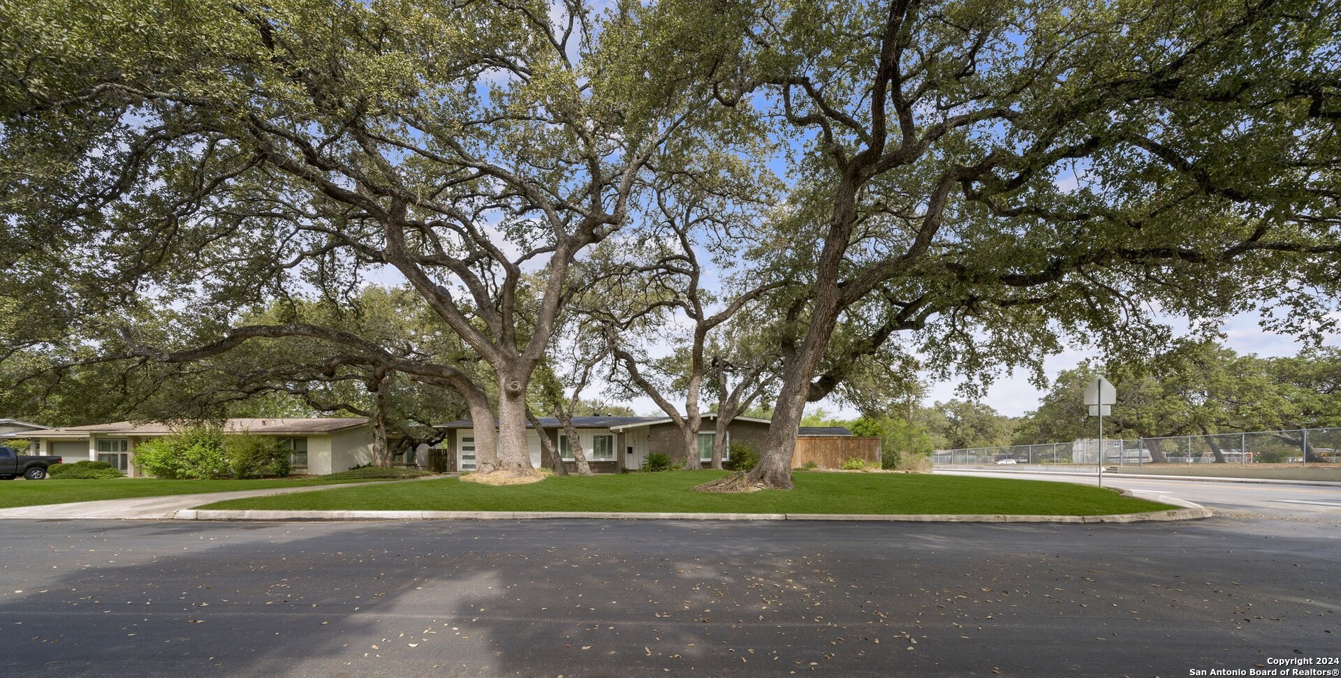 451 Forrest Hill