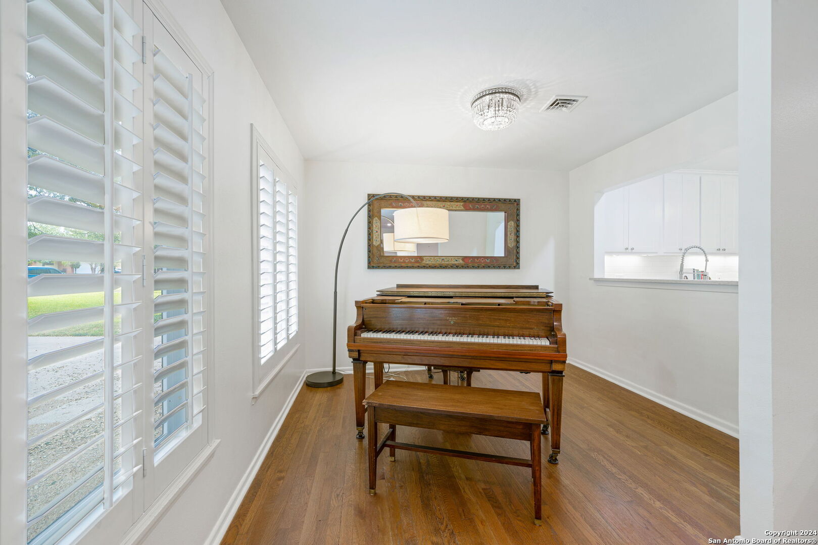 451 Forrest Hill