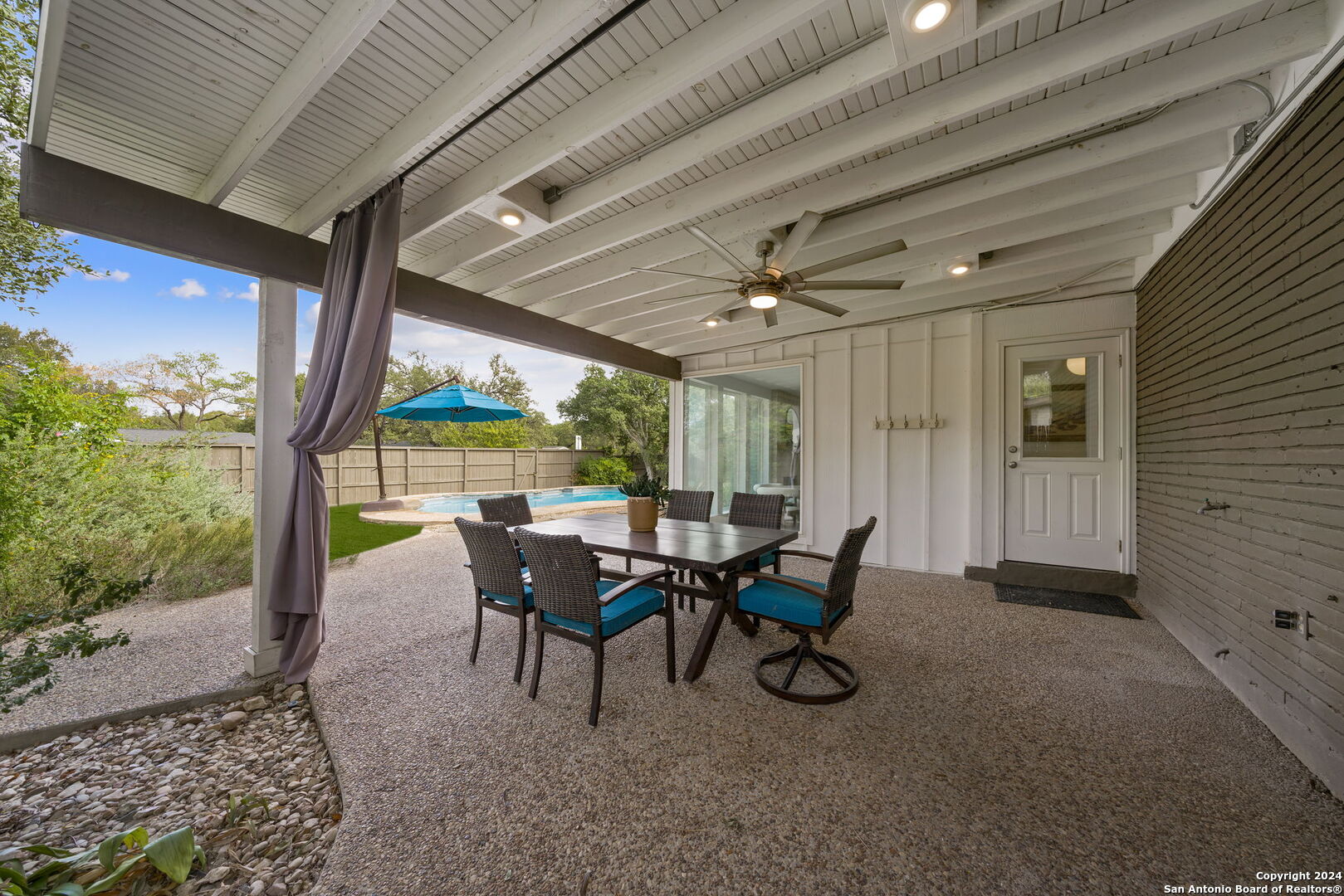 451 Forrest Hill