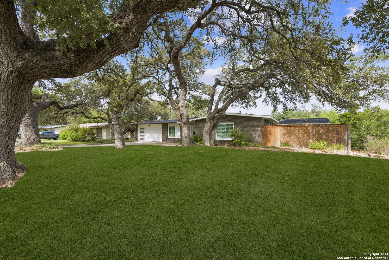 451 Forrest Hill