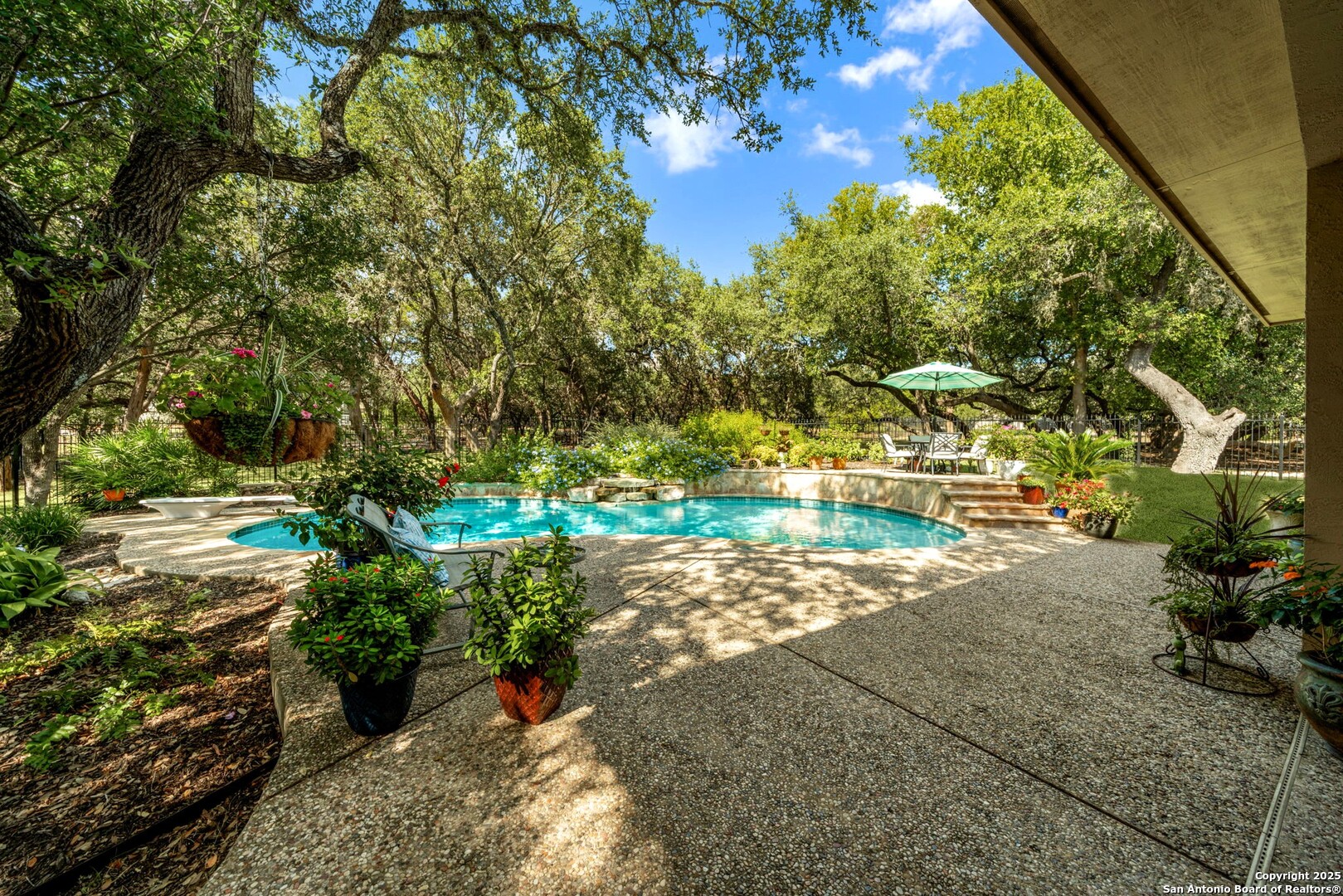 8355 Reunion Oak