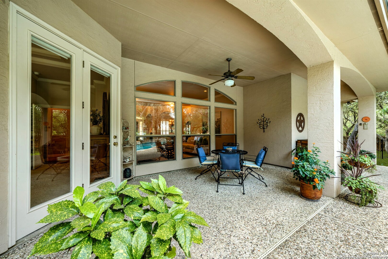 8355 Reunion Oak
