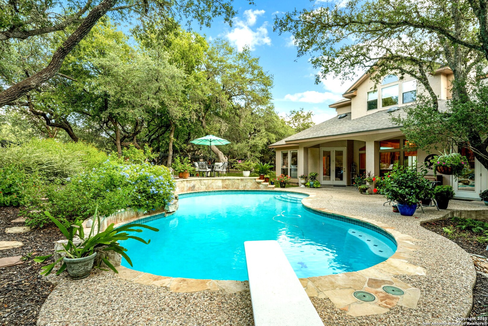 8355 Reunion Oak