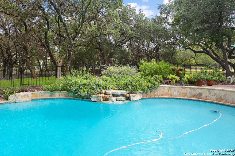8355 Reunion Oak