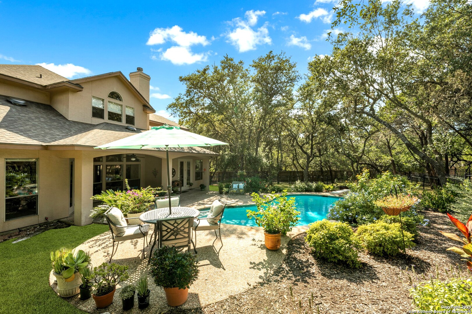 8355 Reunion Oak