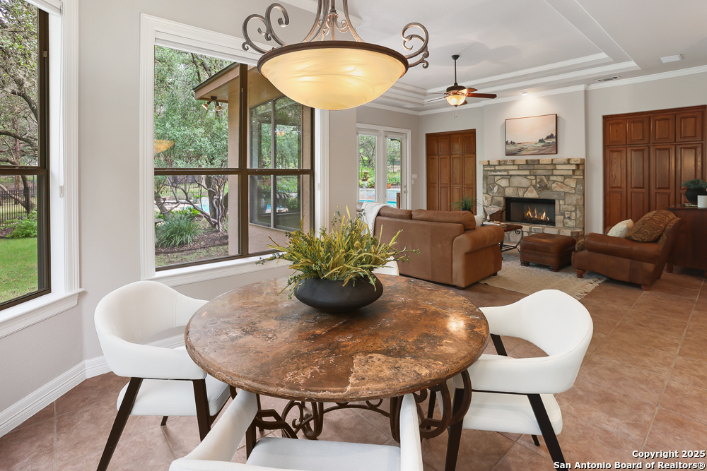 8355 Reunion Oak