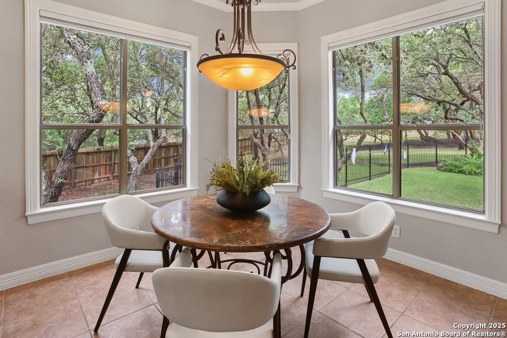 8355 Reunion Oak