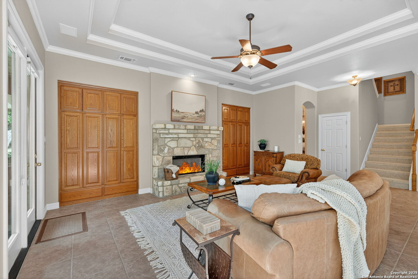 8355 Reunion Oak