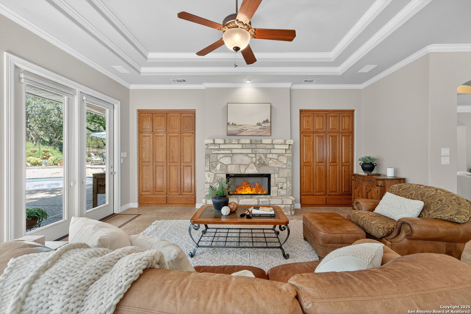 8355 Reunion Oak