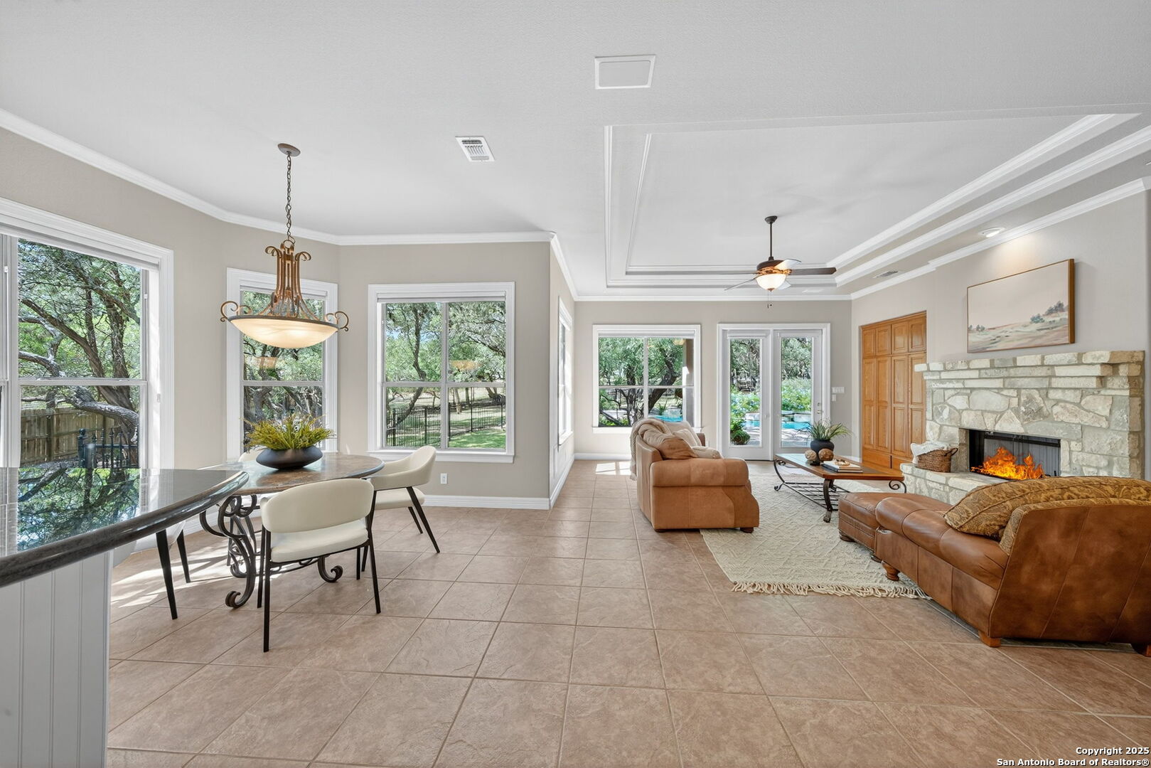 8355 Reunion Oak