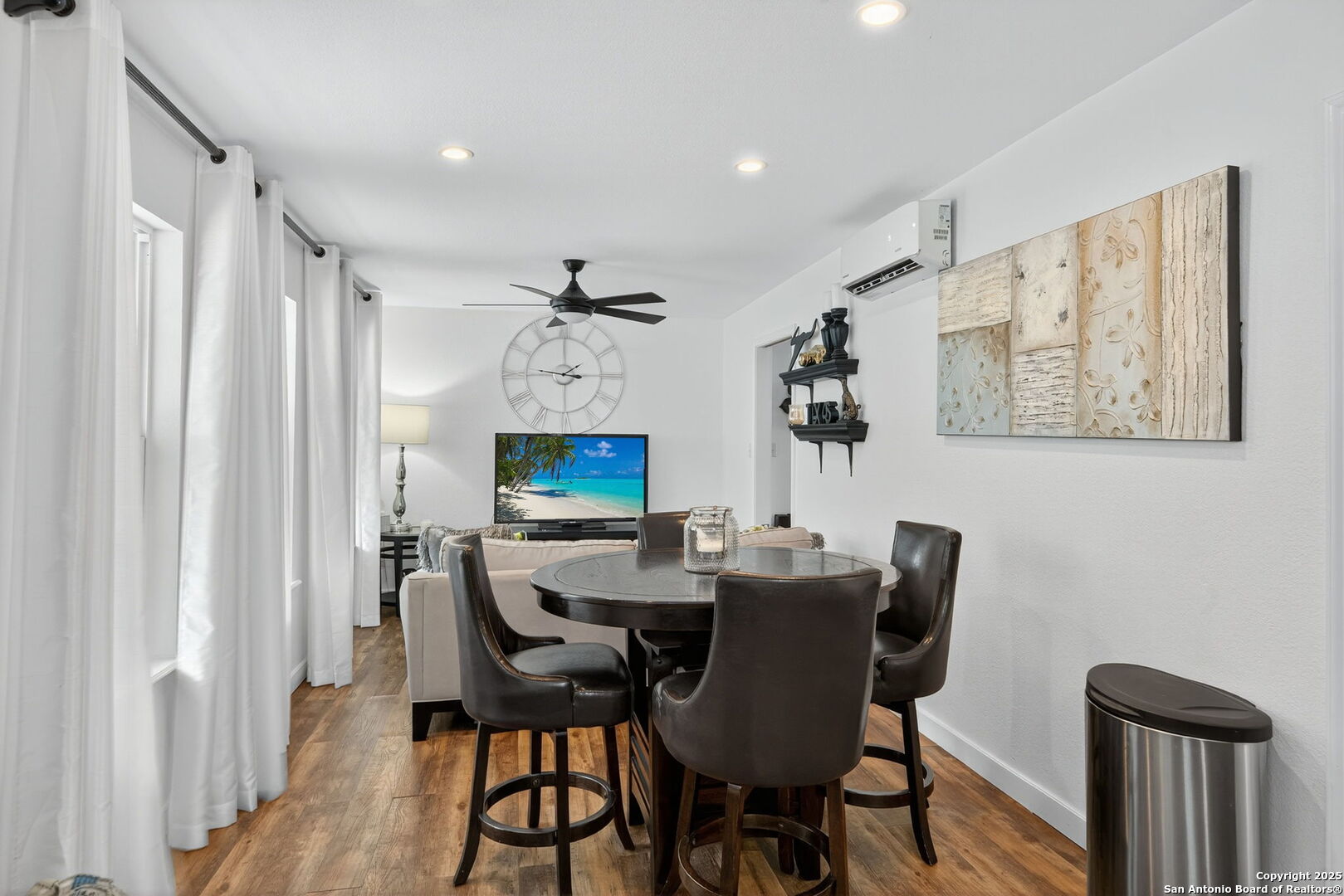 217 W Johnson