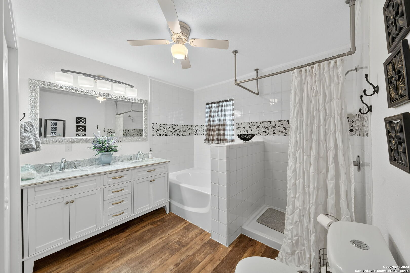 217 W Johnson