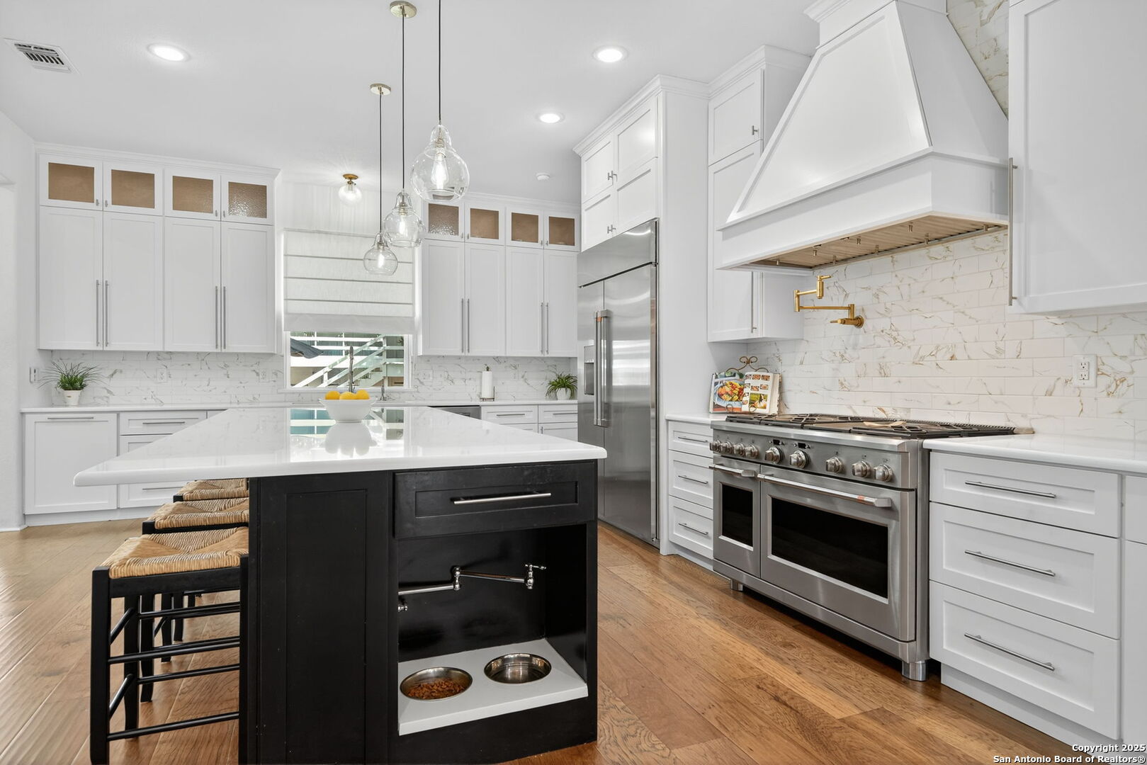 217 W Johnson