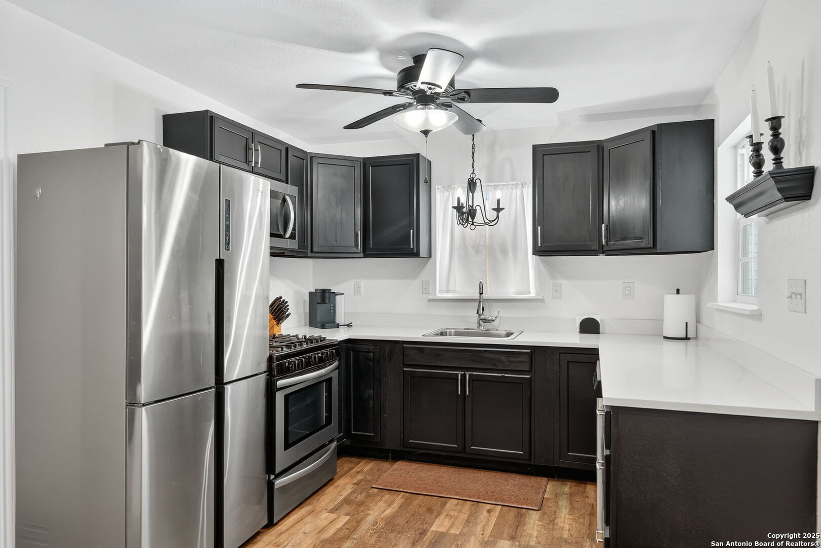 217 W Johnson