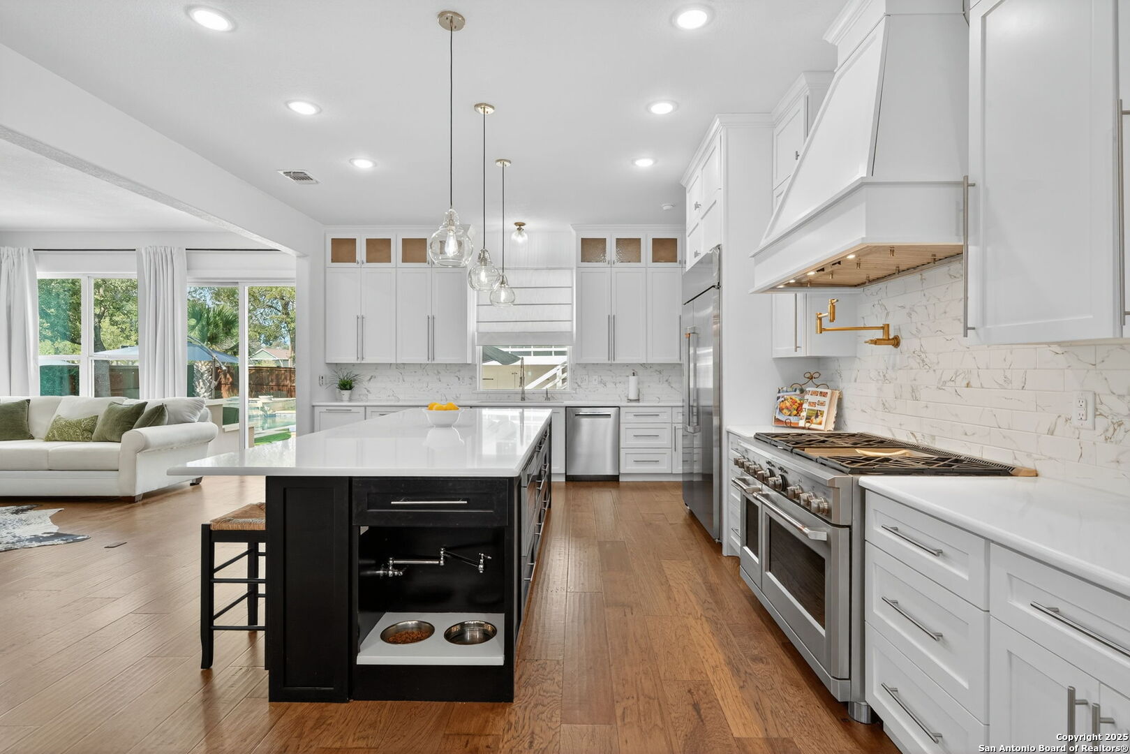 217 W Johnson