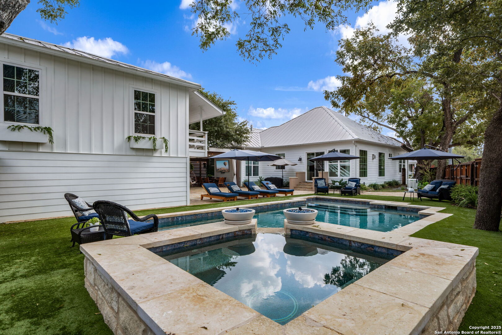 217 W Johnson