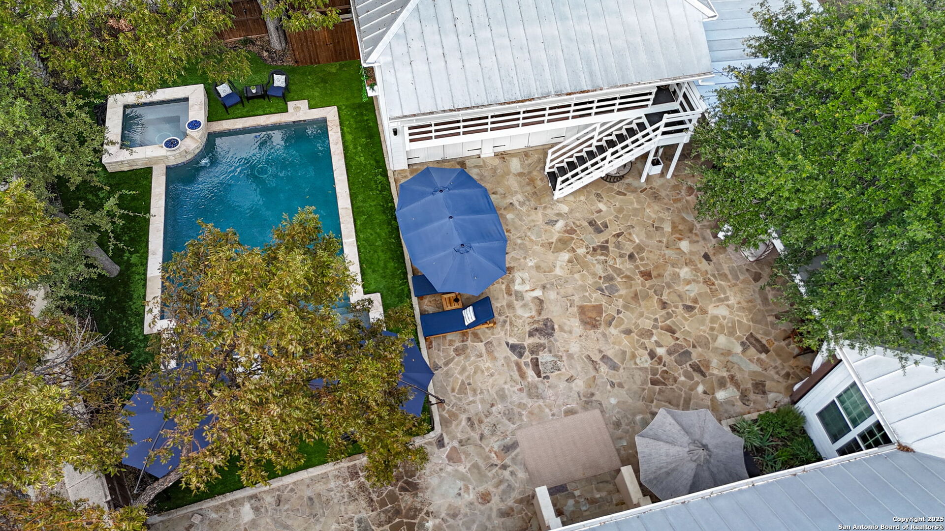 217 W Johnson