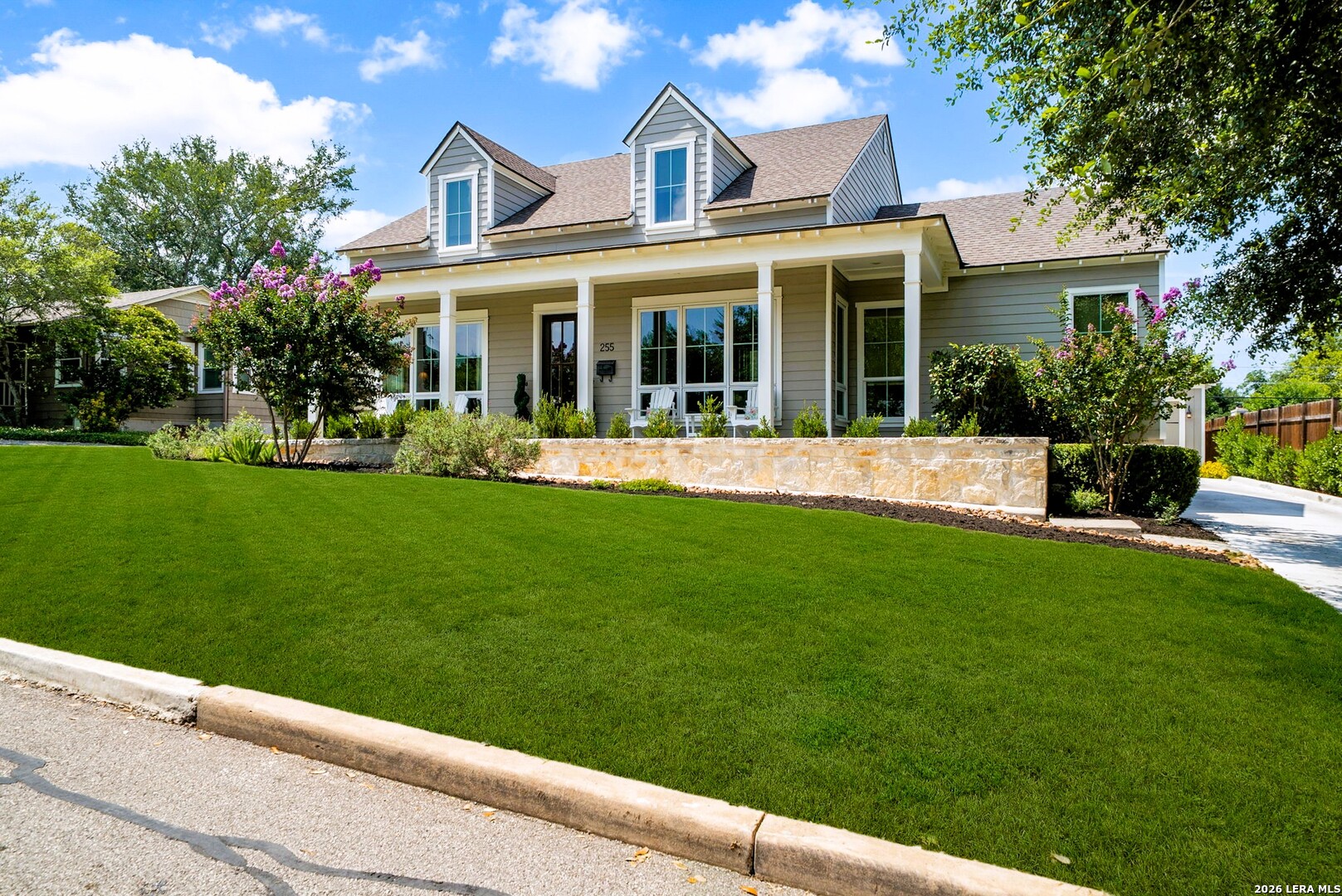 255 Retama Pl