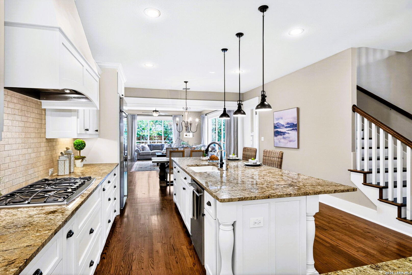 255 Retama Pl