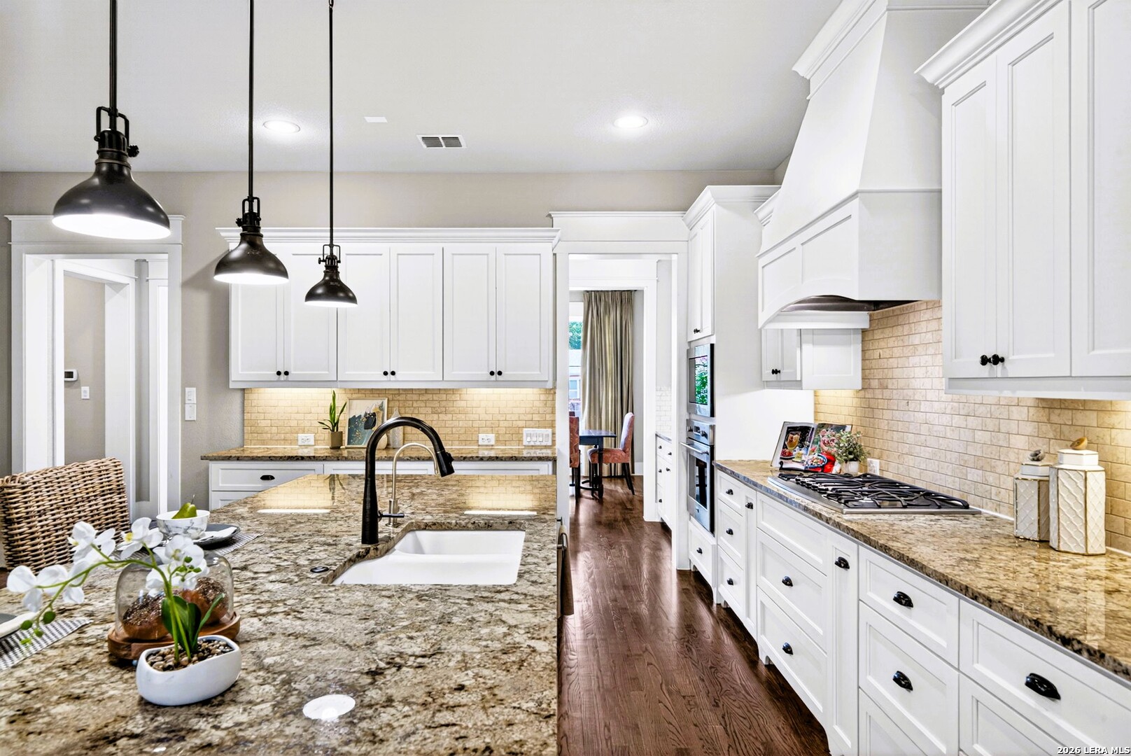 255 Retama Pl