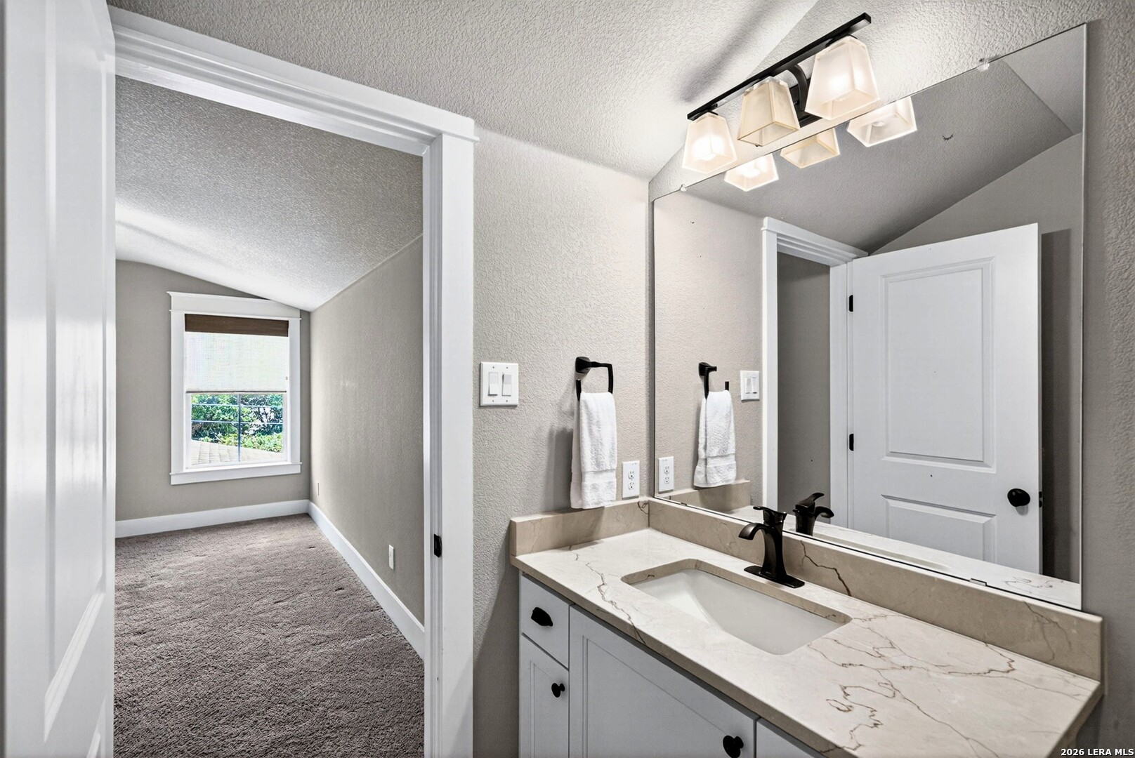 255 Retama Pl