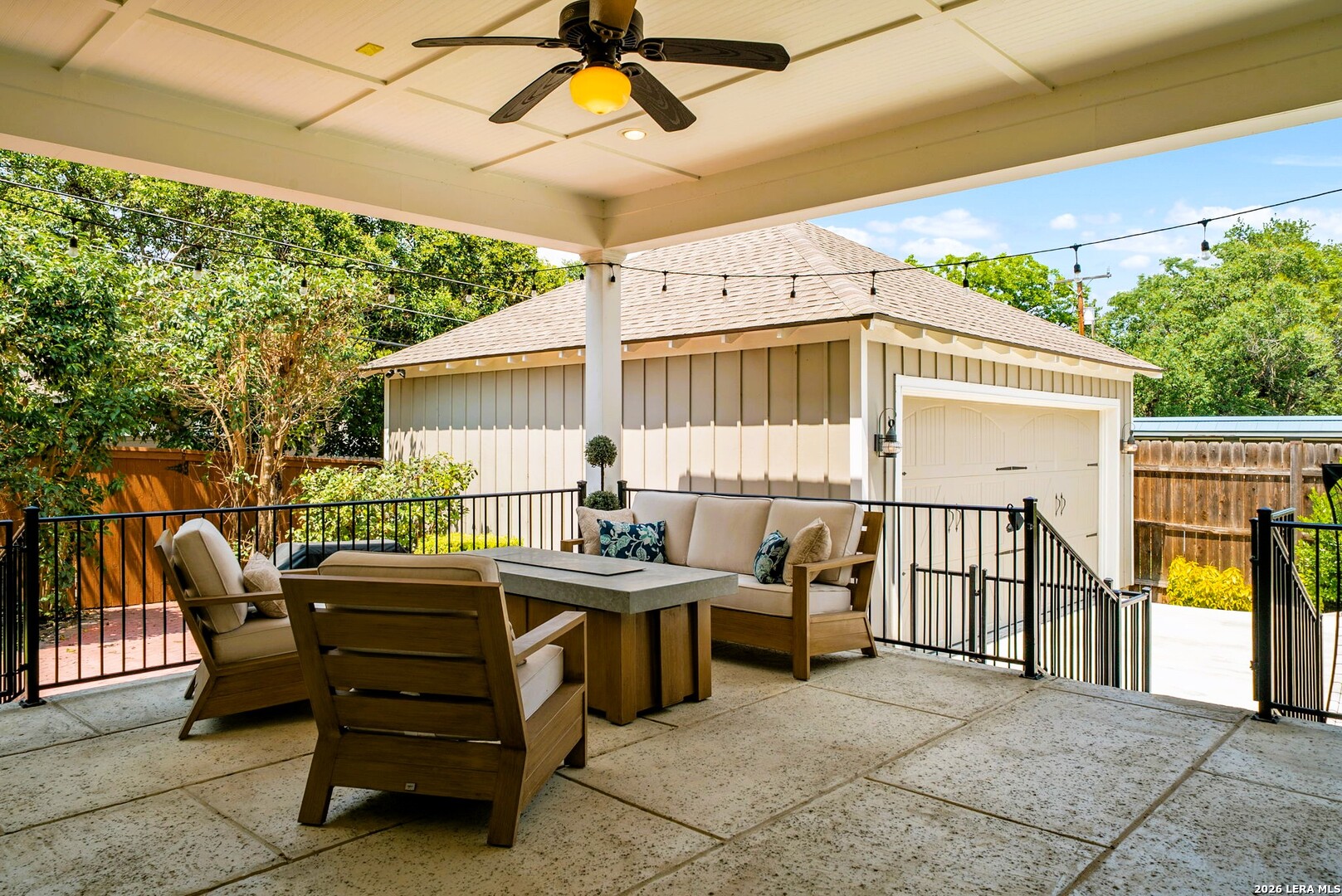 255 Retama Pl