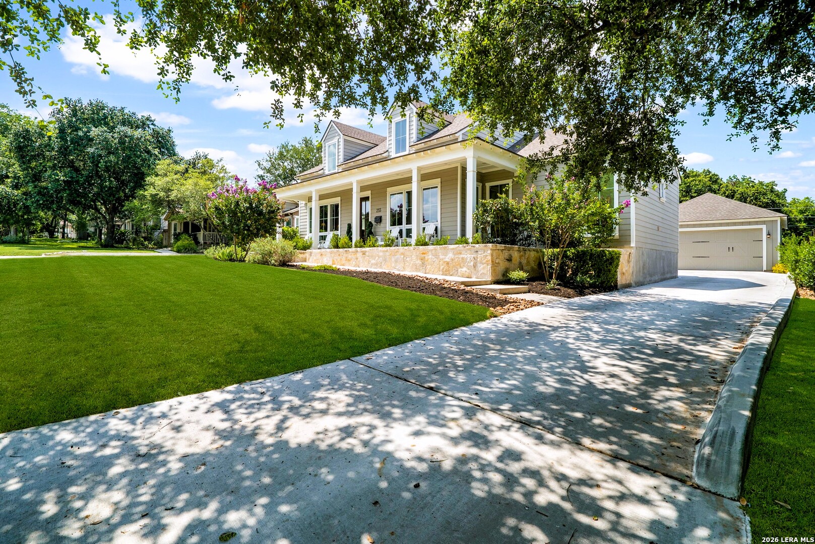 255 Retama Pl