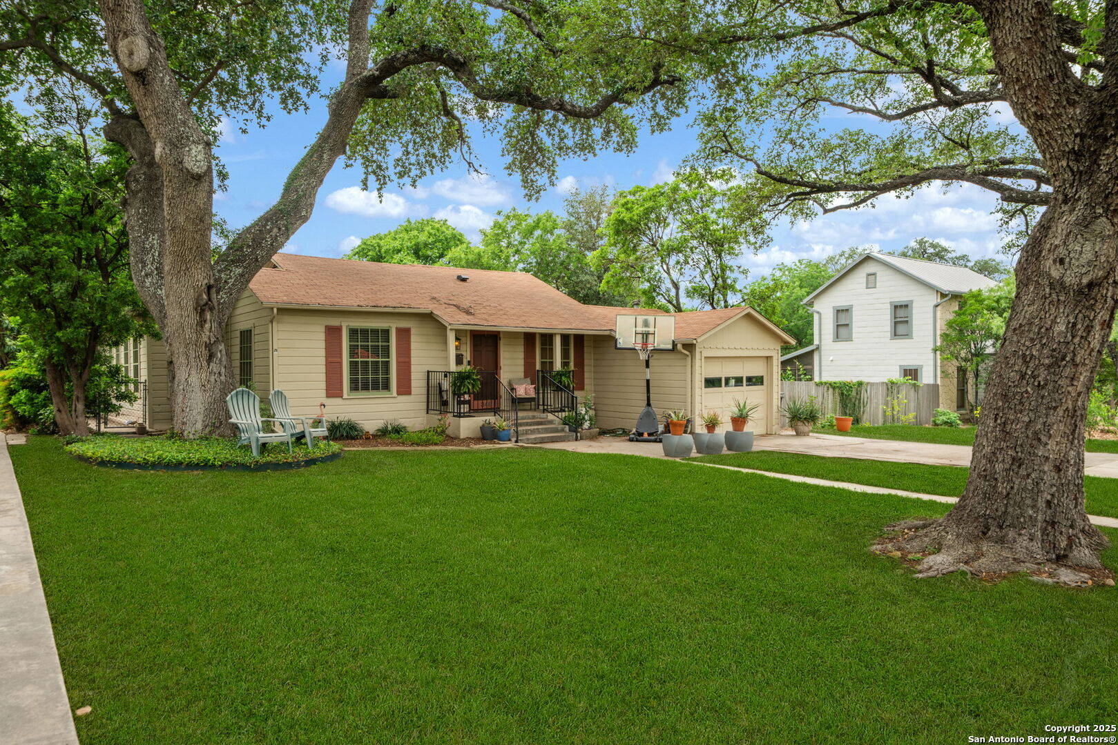 348 FUNSTON PL