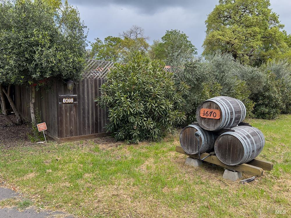 1670 Napa Rd