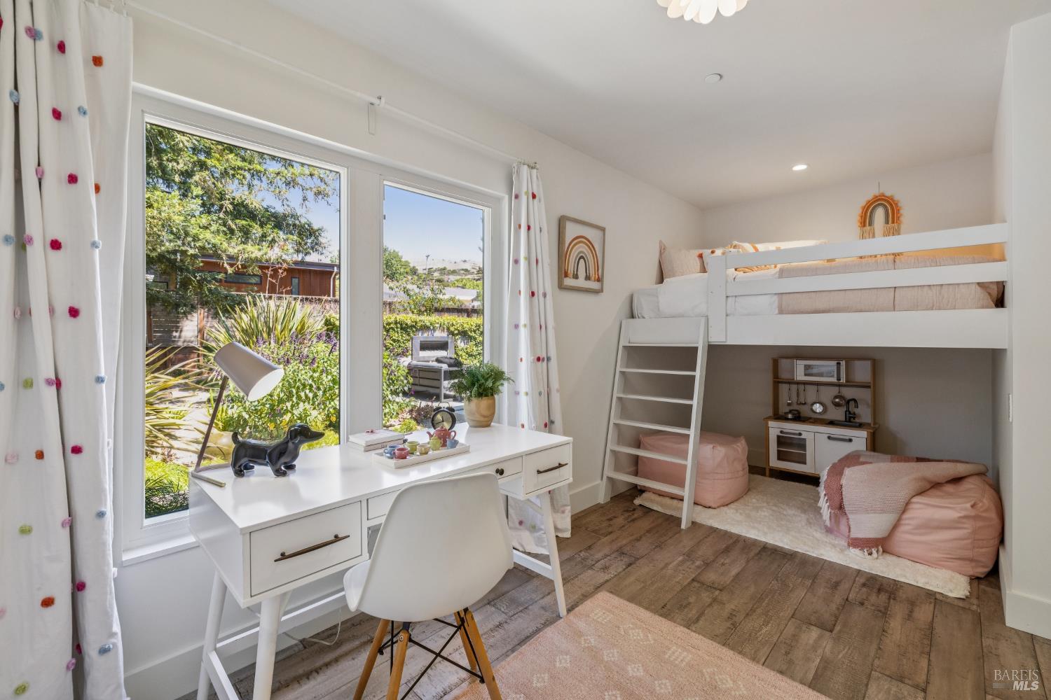 17 Juno Rd
