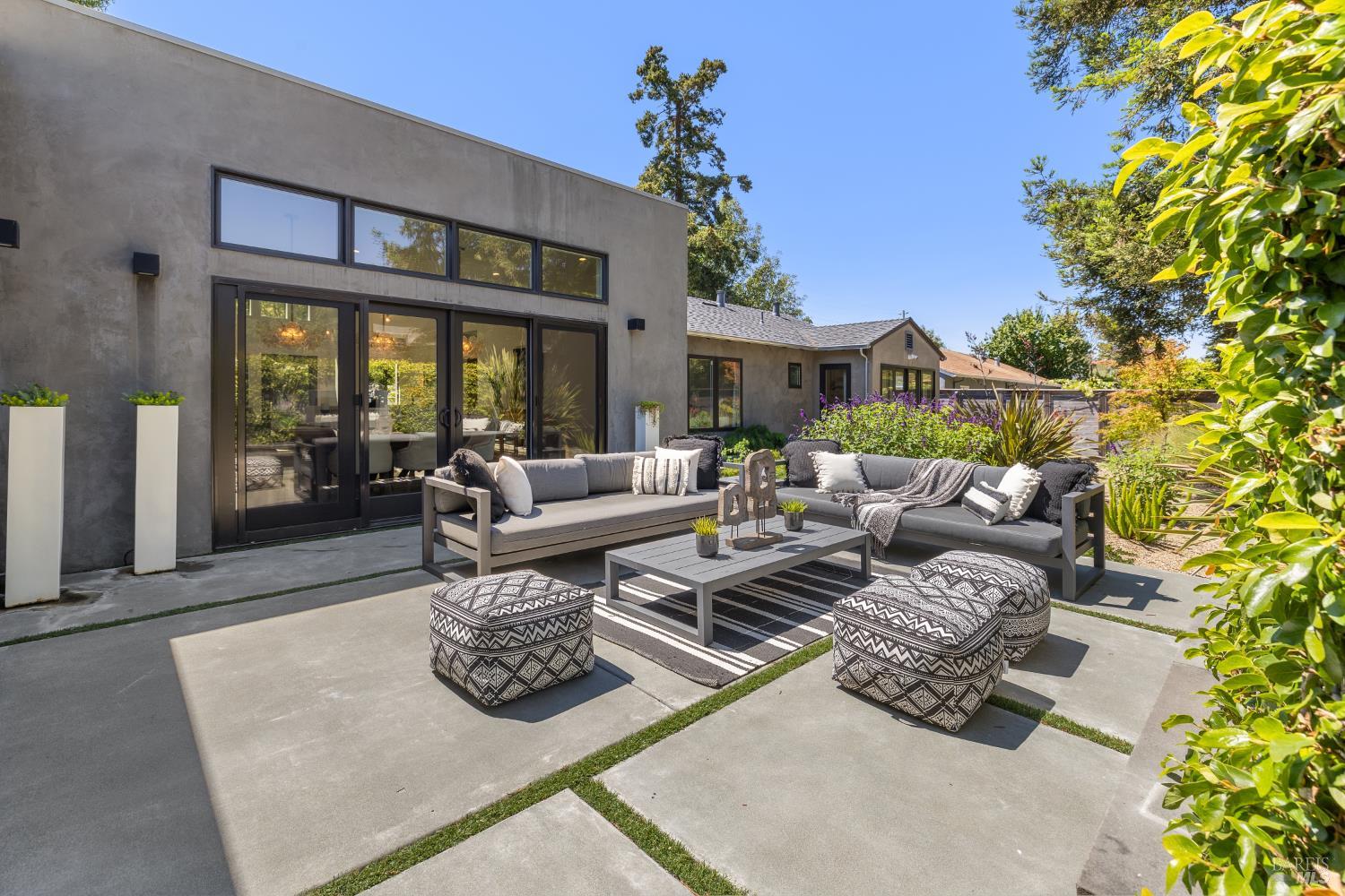 17 Juno Rd