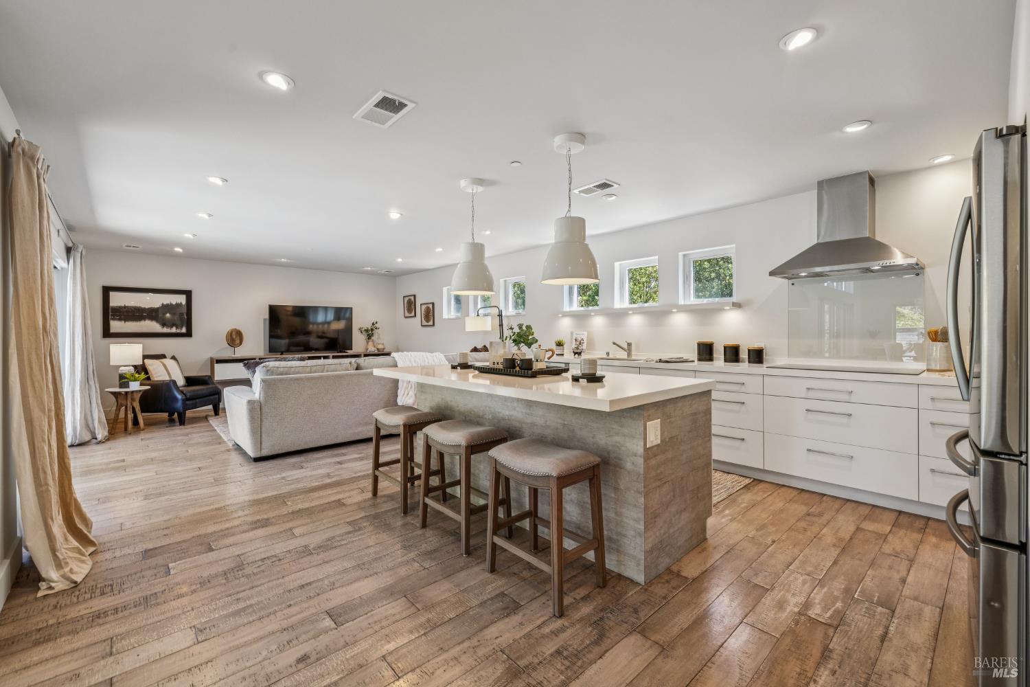 17 Juno Rd